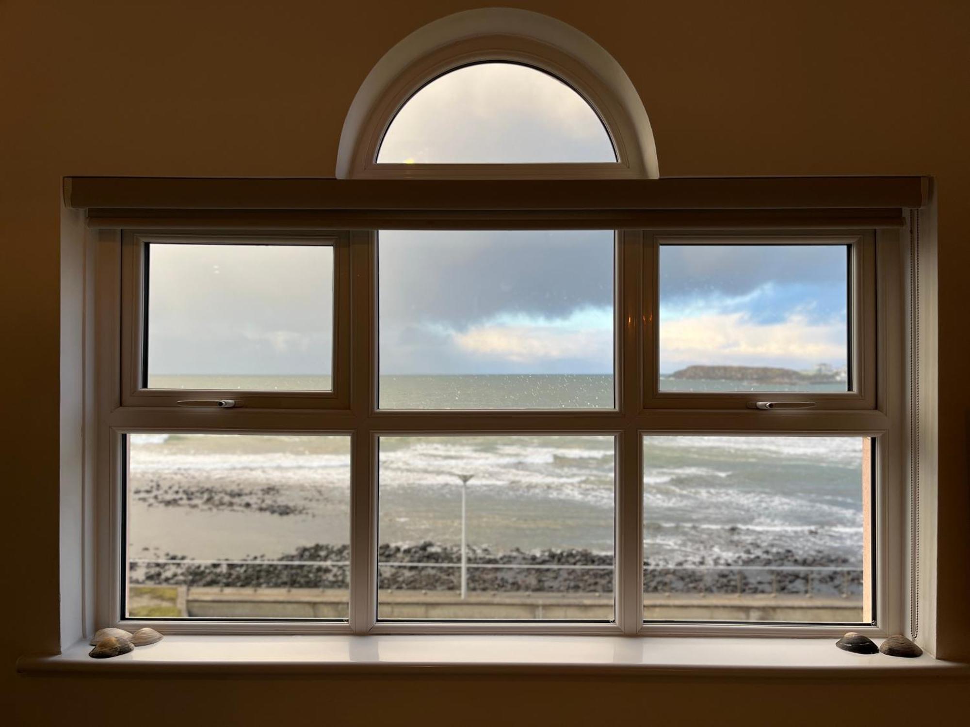 Sound Of The Sea - Penthouse In Portrush Apartman Kültér fotó